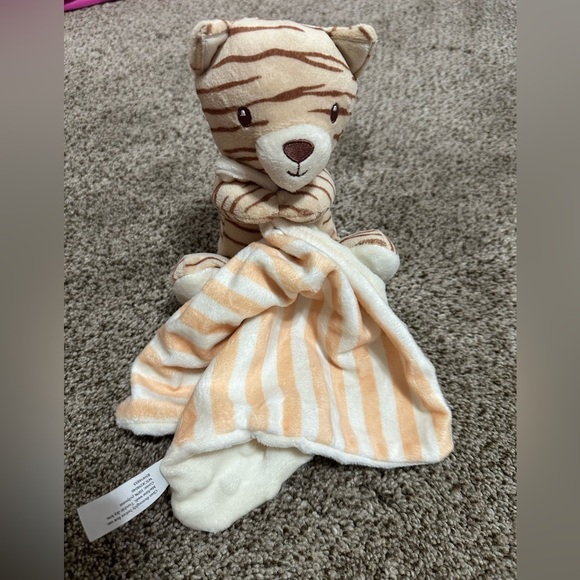 Gray Elephant and Beige Tiger Plush Blankets - Picture 5 of 6